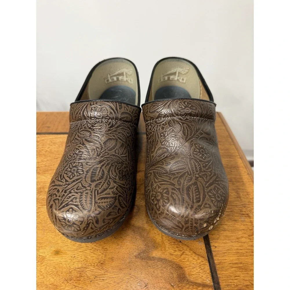 Dansko XP 2.0 Women's Size EU 41 US 11 Brown Slip On Shoes Floral Tooled Leather